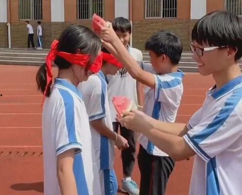 学校女孩高中吃瓜,揭秘高中女生的那些秘密