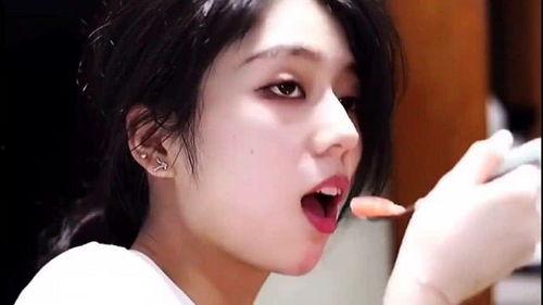 安静的吃瓜女配,揭秘安静女配的逆袭之路