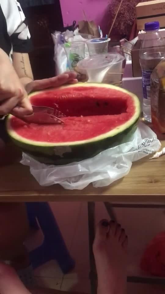 宿寝吃瓜,揭秘校园生活趣事