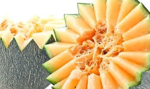 吃牛肉可以吃哈密瓜吗,健康搭配的美食探索